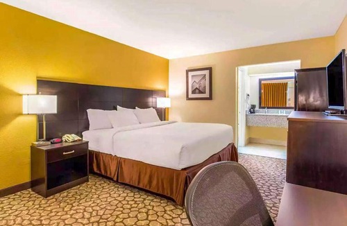 Santee Hotel | Ramada by Wyndham Santee I-95