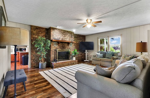 Drake House | Ranch Retreat ~ Horses, Wildlife & Country Living