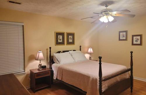 Lexington House | Ranch Style Spacious 3 Bedrooms w/Jacuzzi tub