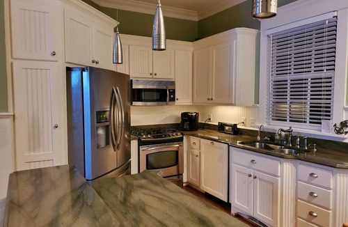 White Stone House | Rappahannock River 4 bdr 3 1/2 bath overlooking River w/pool open in season.