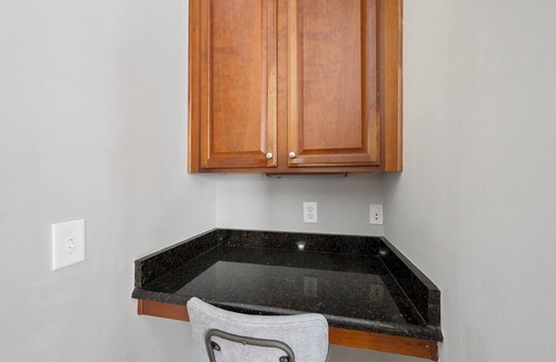 Umstead House | RD Central: Modern Brier Creek home near airport