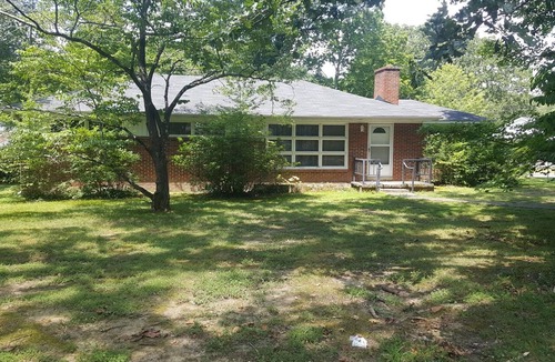 Tullahoma House | READY For TENNESSEE WALKING HORSE CELEBRATION! Lovely 3 bed 2 bath in Tullahoma.