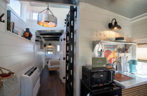 Fredericktown Cabin | Real Train Caboose Near Elephant Rocks & Johnson Shut-Ins with Firepit