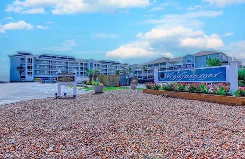 Ocean Isle Beach Condo | Recently Renovated Spacious 6 Bedroom Condo, Just Steps From The Ocean
