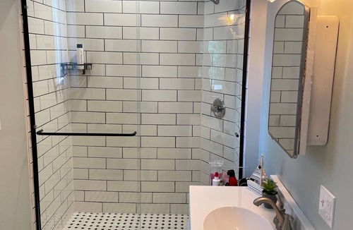 North Webster House | Recently Renovated, On Lake Webster, Great Family Vacation