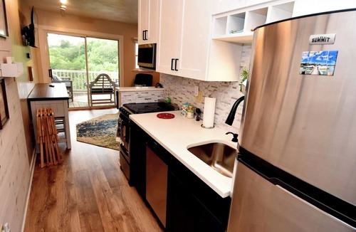 North Shore Condo | Recently updated 1 BR Condo with stunning lake views - No cleaning or linen fees