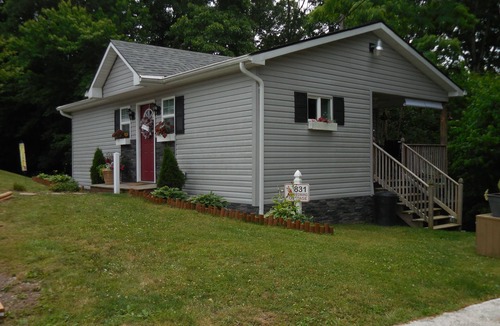 Athens Cottage | Red Bird Cottage