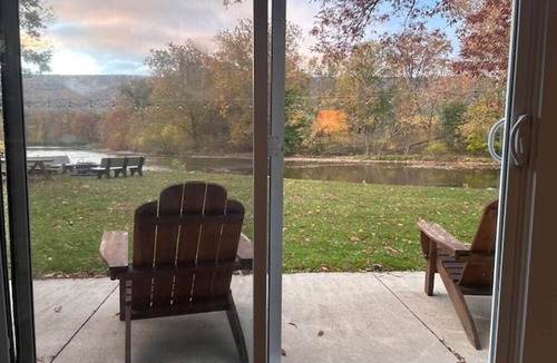 Swengel Cottage | Red Bridge Cottage on Penns Creek – Scenic Views, Fireplaces & Outdoor Fun