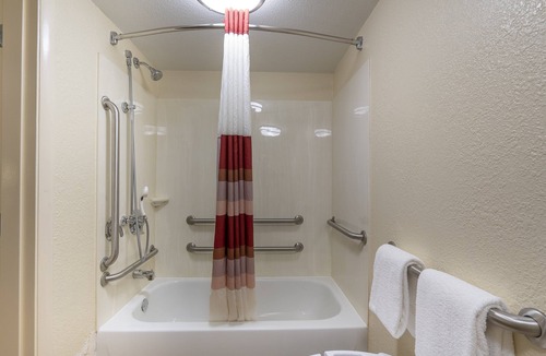 Greensboro Hotel | Red Roof Inn Greensboro Coliseum