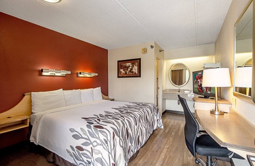 Greensboro Hotel | Red Roof Inn Greensboro Coliseum