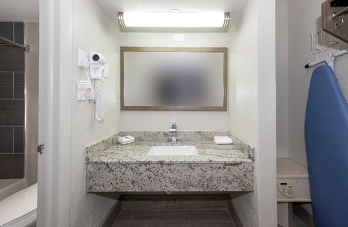Petersburg Hotel | Red Roof Inn Petersburg - Fort Lee