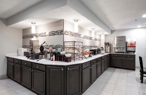 Woodbine Hotel | Red Roof Inn & Suites Corbin