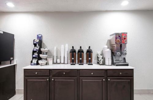 Woodbine Hotel | Red Roof Inn & Suites Corbin
