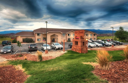 Torrey Hotel | Red Sands Hotel