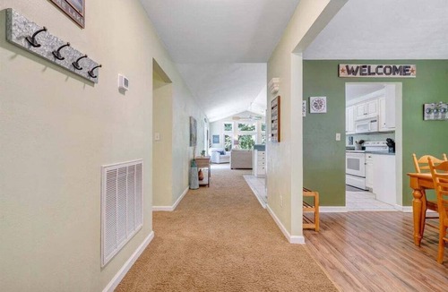 High Point House | Reel Relaxed - Lakefront w/Private Dock!