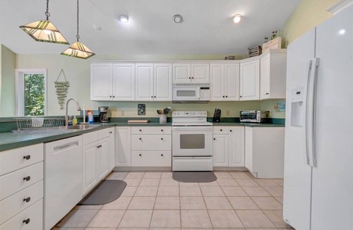 High Point House | Reel Relaxed - Lakefront w/Private Dock!
