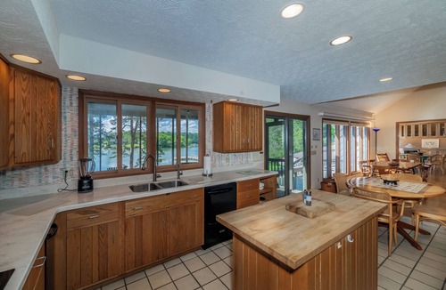 Mount Vernon House | Refined Lakefront Home on Fort Loudon Lake - Dock + Sunset Views - Knoxville