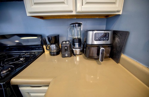 Downtown Baltimore Apartment | Regal Residence Kng Suite 2k SqFt w/Free St Prk