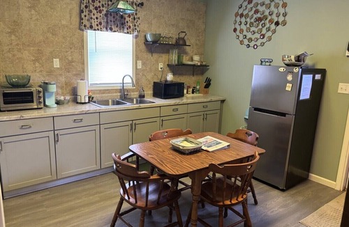 Mariah Hill House | Reindeer Crossing - Dasher Orange - 1.5 mi to HW