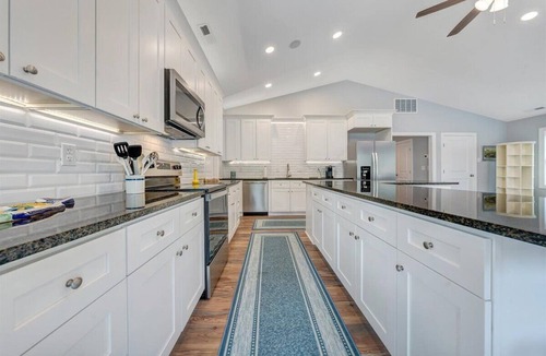 Goodview House | Relax at Dock Holiday on Smith Mountain Lake