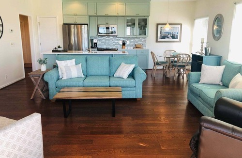 Supply House | Relax at Holden Hideaway—a 2BR condo near the beautiful Lockwood Folly Golf Course.
