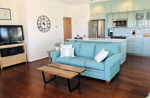 Supply House | Relax at Holden Hideaway—a 2BR condo near the beautiful Lockwood Folly Golf Course.