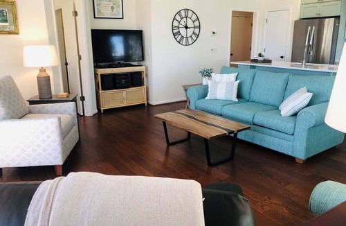 Supply House | Relax at Holden Hideaway—a 2BR condo near the beautiful Lockwood Folly Golf Course.