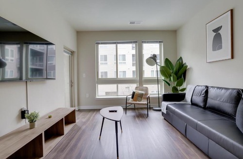 Groveton Apartment | Relax in Style Minutes from DC and Alexandria