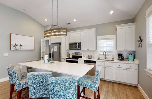 Corolla Light Condo | Relax in this inviting condo with pool