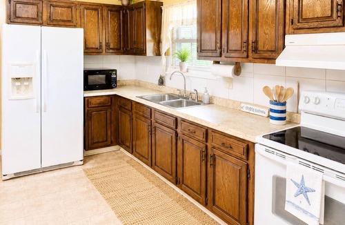 Piney Green House | Relax & Recharge 3BR Home Close to Beaches & Trails