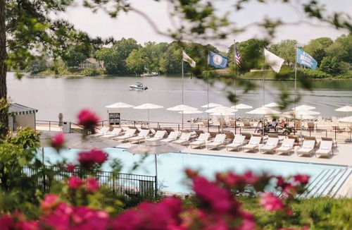 Irvington Hotel | Relax & Recharge in 2 Vista Suites! Seasonal Pool, Courtyard + Free Parking!