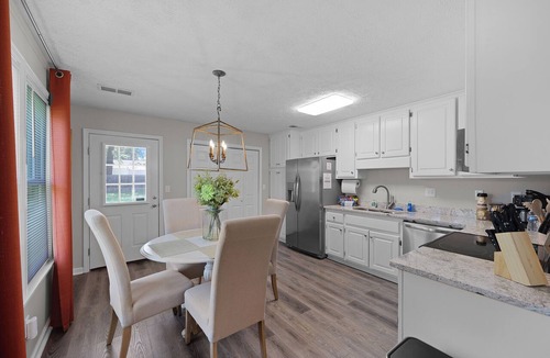 Jackson House | Relaxing 2BR 1BA Townhome Loaded Amenities Central Location Near I-40
