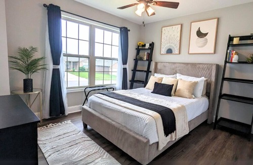 Berea House | Relaxing 3BR Getaway Near I-75 w/Hot Tub & Cozy Outdoor Seating