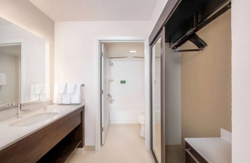 Town Center Hotel | Relaxing Atlanta Escape! 4 Modern 2BR Suites w/Pool, Gym, & Free Breakfast!