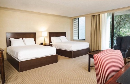 Williamsburg Hotel | Relaxing Hotel Stay Near Historic Williamsburg
