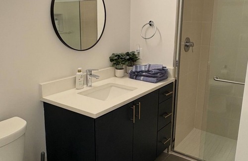 Edgewood Condo | Relaxing New 1-BR Condo with washer Dryer close to metro and hospitals.