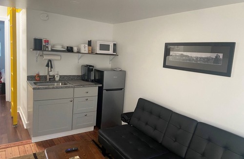 Fayetteville House | Remodeled train caboose, close to town and Long Point trailhead