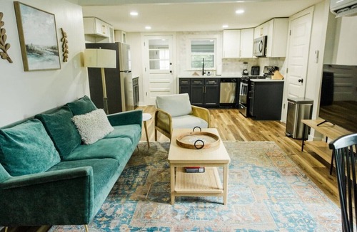 Danville House | Renovated 2b/1b Cottage - 2 mi to Casino