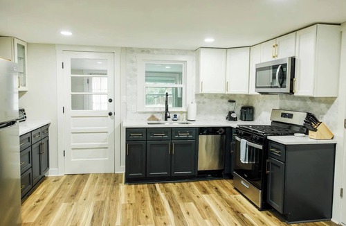 Danville House | Renovated 2b/1b Cottage - 2 mi to Casino