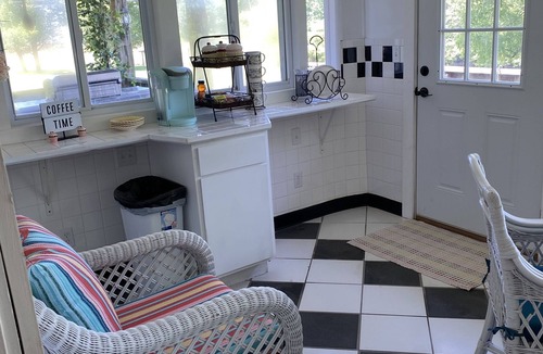 Lerona House | Renovated farmhouse - Mercer/Summer County