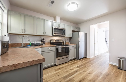 Rio House | Renovated TH in a quiet neighborhood close to most amenities