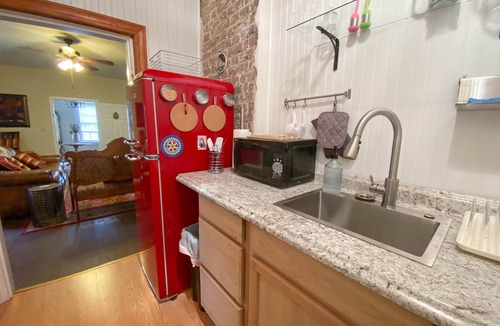 New Kent Bed & Breakfast | Rent the Entire Historic Vaiden Inn on 8 acres
