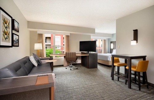 Downtown Indianapolis Hotel | Residence Inn Indianapolis Downtown on the Canal