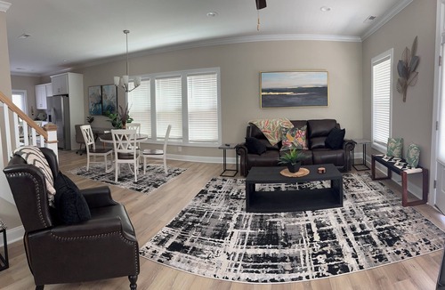 Morehead City House | Resort style, beach town cottage, 5 mins from the beach- family friendly.