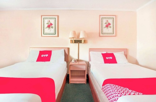 Durham Hotel | Restful Suburban Spot w/Full Beds + Parking Near Tobacco Campus