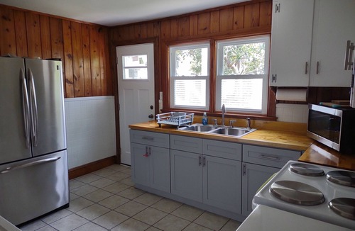 North Carolina Coast Cottage | Retro beach cottage w/modern touch - in the heart of Carolina Beach