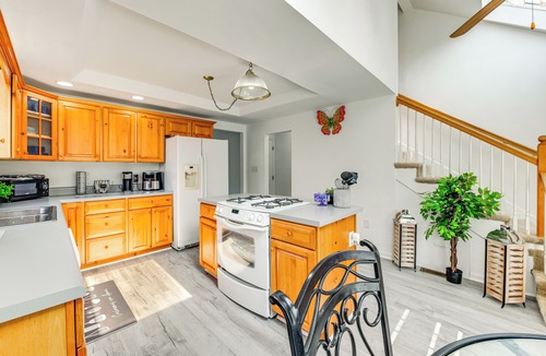 East Highland Park House | Richmond Home w/Deck: 1 Mi to Richmond Raceway!