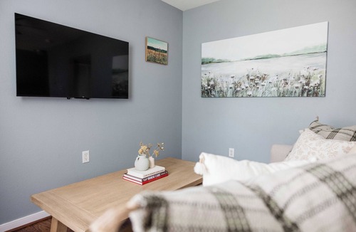 Mosby Condo | Richmond Revival - 2 bedroom, Close to Downtown Richmond/Airport