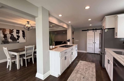 Yorkville House | River Access Game room Backyard King W/D Parking