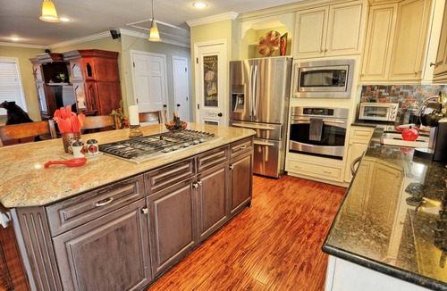 Crumpler Ski Chalet | River Front 5-bedroom chalet in Crumpler, NC, perfect for family getaways!